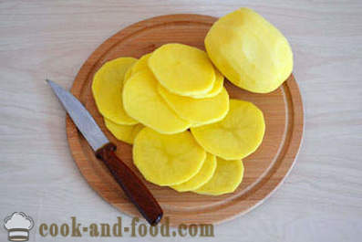 Krompir pečenje z gobami in sirom
