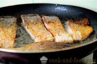 Ribe pečen z zelenjavo v pečici