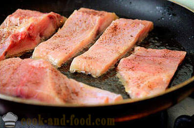 Ribe pečen z zelenjavo v pečici