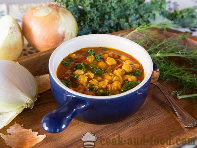 Paradižnikova juha s čičeriko in zelenjavo