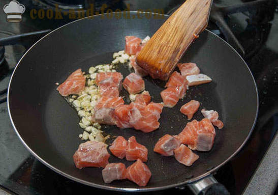 Testenine z morskimi sadeži in bučkami v smetanovi omaki