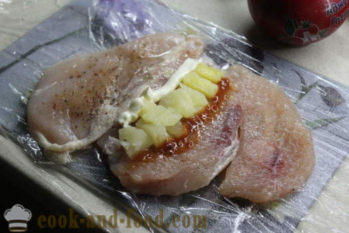 Piščančji zvitki z ananasom in marelice - kako bi zvitke piščanca, s korak za korakom receptov fotografije
