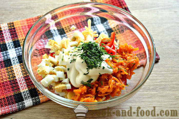 Sir solata z češnjev paradižnik, jajce in korenje v korejščini - Kako narediti sir solata, korak za korakom receptov fotografije