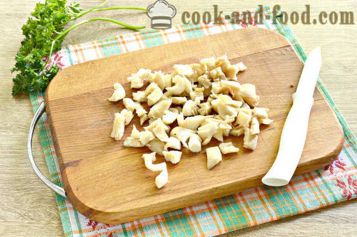 Krompir z gobami v kislo smetano - kako kuhati gobe s krompirjem in kislo smetano v ponvi, s korak za korakom receptov fotografije