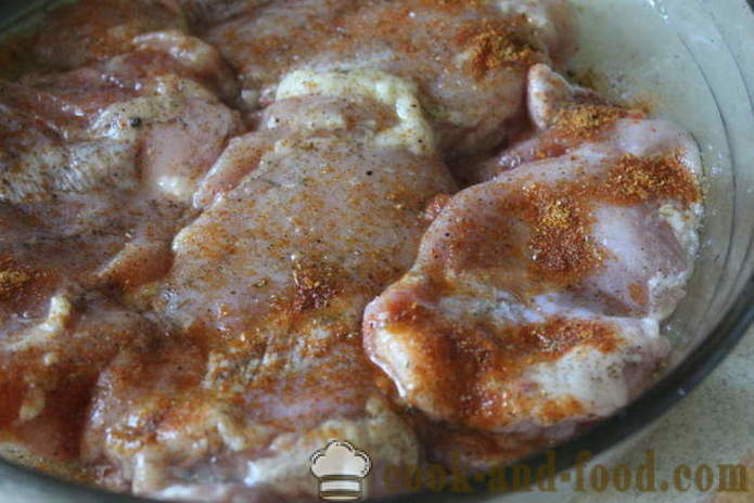 Piščančja stegna brez kosti z gobami v pečici - kako kuhati okusno piščančje stegna v pečici, s korak za korakom receptov fotografije