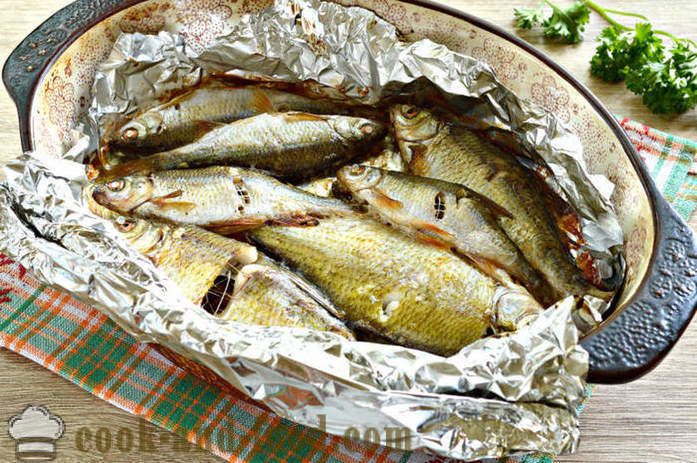 Mala riba pečena v pečici - kako kuhati okusno majhne reke ribe, korak za korakom receptov fotografije