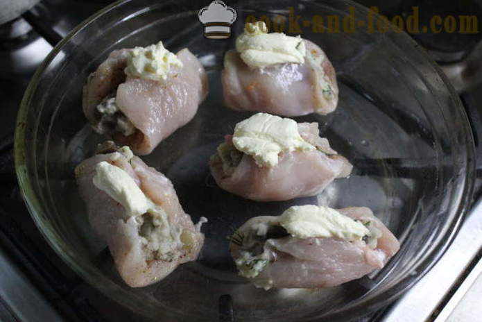 Valjanih piščančje prsi, polnjene z gobami in krompirjem - kako narediti zvitke piščanca, s korak za korakom receptov fotografije