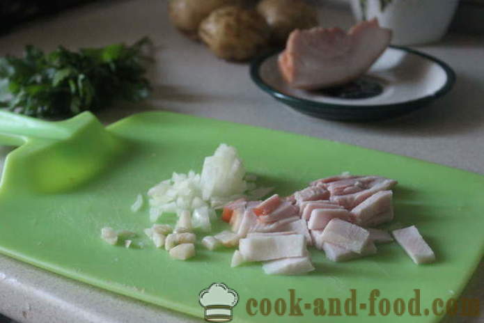 Okusni krompir s česnom in slanino - kako kuhati okusno novih krompir, korak za korakom receptov fotografije