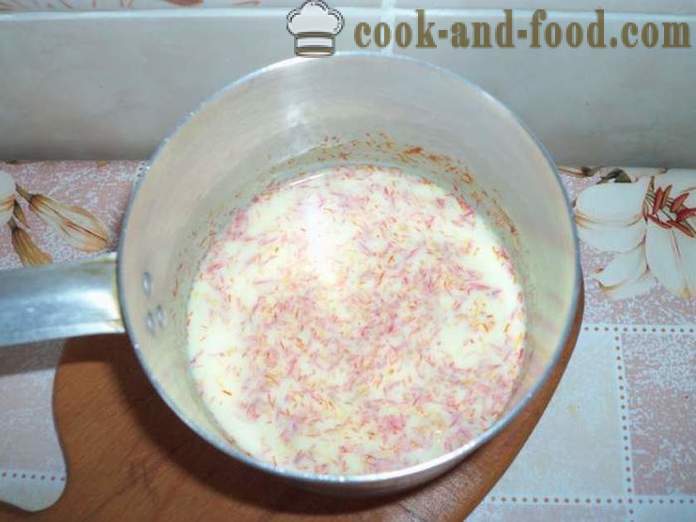 Žafran torta z beljakovinami v prahu - kako kuhati torto s prelivom, korak za korakom receptov fotografije