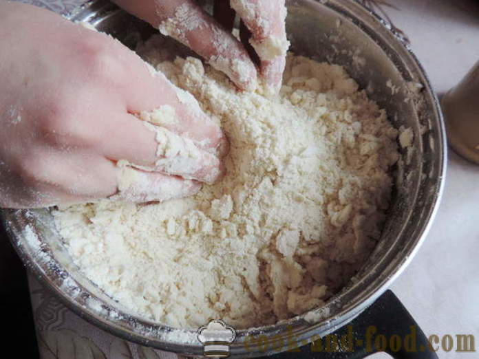 Hitro puff pastry kvašenega testa - kako kuhati piškote vlečeno kvašeno testo hitro, korak za korakom receptov fotografije