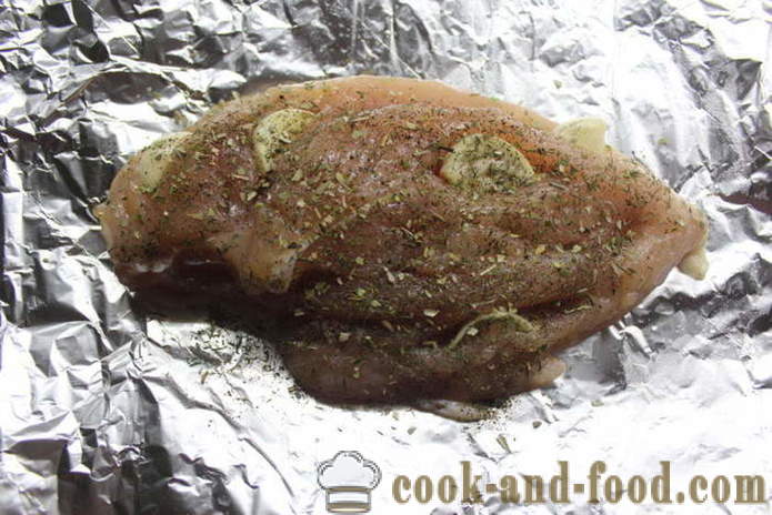 Pečen piščančje prsi z medom, česna in začimb - kako kuhati piščančje prsi v pečici, s korak za korakom receptov fotografije