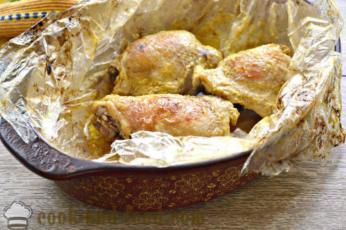 Pečena piščančja stegna v pečici - kako kuhati piščanca stegna v rokav s skorjo, korak za korakom receptov fotografije