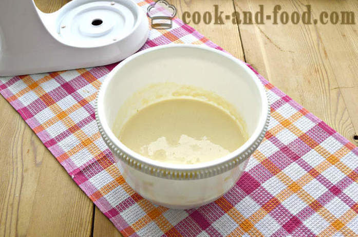 Preprosta torta recept otroške hrane v pečici - kako kuhati hitro torto iz mešanice suhega mleka, korak za korakom receptov fotografije