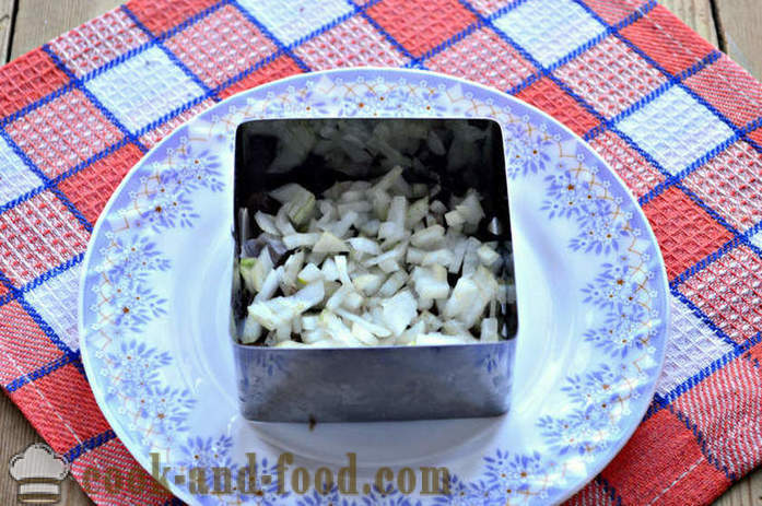 Sprat solata z zelenjavo pod krznenim plaščem - Kako narediti solato pod krzno plašč iz sprat, korak za korakom receptov fotografije