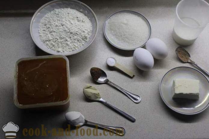 Enostavno medu torta z ingverjem - kako kuhati torto z medom in ingverjem v pečici, s korak za korakom receptov fotografije