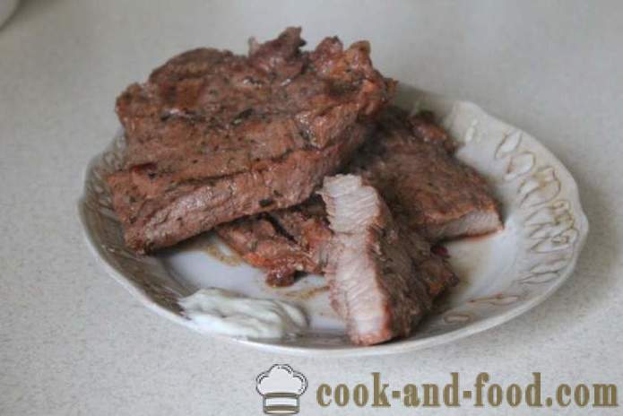 Biftek v ponvi - kako speči biftek, korak za korakom receptov fotografije