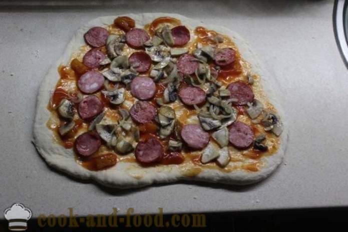 Stromboli - pizza roll kvašenega testa, kako narediti pico v zvitek, korak za korakom receptov fotografije