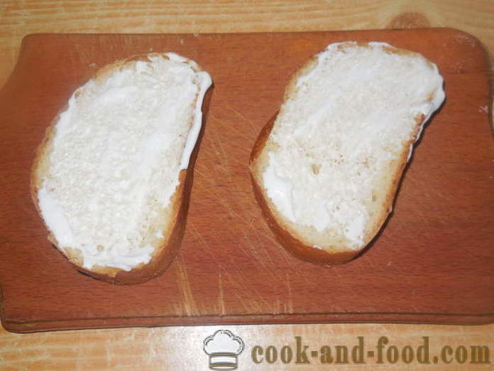 Vroče sendviči s sirom in rakovic palice - Kako narediti vroče sendviče v pečici, s korak za korakom receptov fotografije