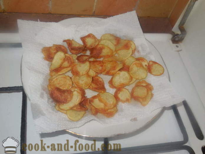 Čips iz krompirja v ponvi - kako bi čipsa iz hiše, korak po korak receptov fotografije