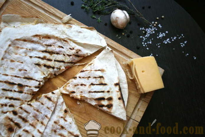 Ovojnice polnjene z pita kruh na žaru za piknik - kako kuhati okusno pita kruh polnjene z doma, korak za korakom receptov fotografije