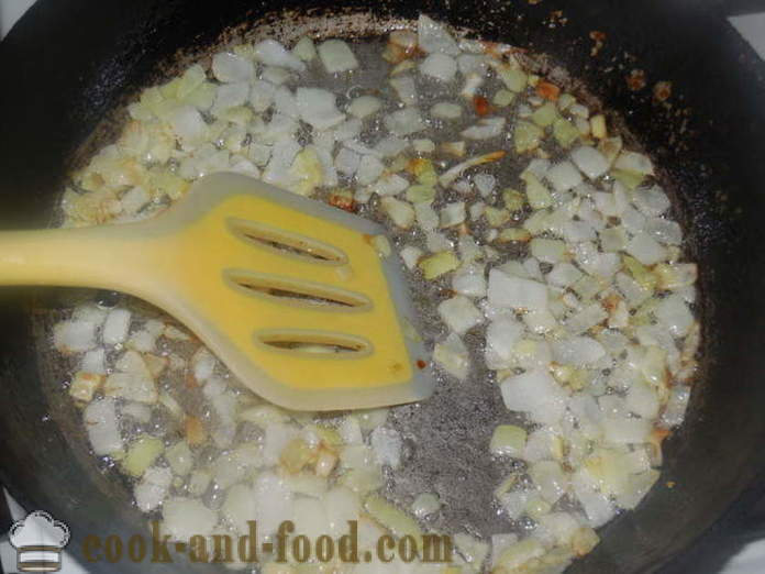 Dušena gobe v smetanovi omaki v ponvi - kako kuhati gobe v kislo smetano, korak za korakom receptov fotografije