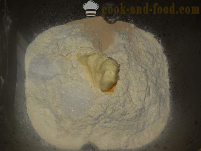 Preprost recept za domač kruh na paradižnikovo marinado - kako speči kruh v krušni kavo doma, korak za korakom receptov fotografije