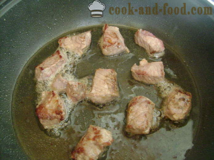 Pot pečenka z mesom in krompirjem v pečici - kako kuhati krompir v lonec z mesom, korak za korakom receptov fotografije