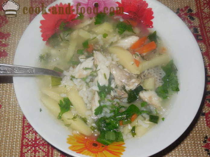 Preprost recept za ribjo juho iz PIKE cilji multivarka - kako kuhati juho iz ščuka glavo doma, korak za korakom receptov fotografije