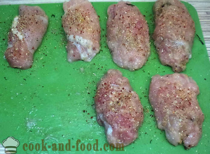 Piščančje kotleti z okusnim polnilom in hrustljavo - kako bi pecivo z skorjo in polnjenje, s korak za korakom receptov fotografije