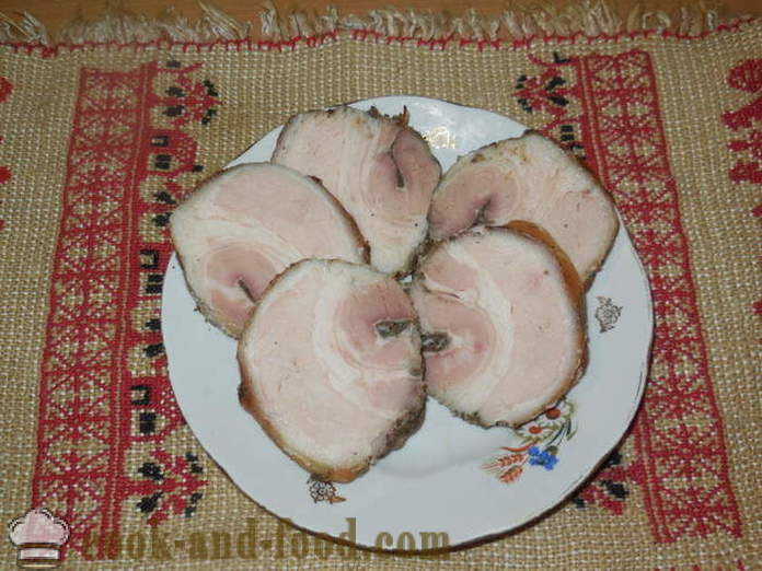 Kuhana svinjska podcherevka roll v rokavu - kako kuhati okusno štruce svinjskega potrebušnice, korak za korakom receptov fotografije