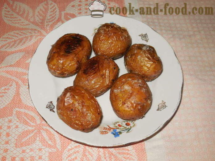Pečen krompir v oblicah v pečici - kot okusno pečen krompir v njihove kože v pečici, s korak za korakom receptov fotografije