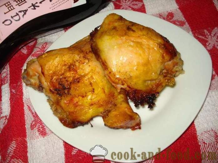 Pečena piščančja stegna v folijo - kot okusno pečene piščančjih stegen v pečici, s korak za korakom receptov fotografije