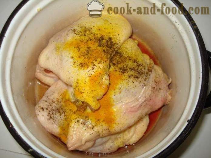 Pečena piščančja stegna v folijo - kot okusno pečene piščančjih stegen v pečici, s korak za korakom receptov fotografije