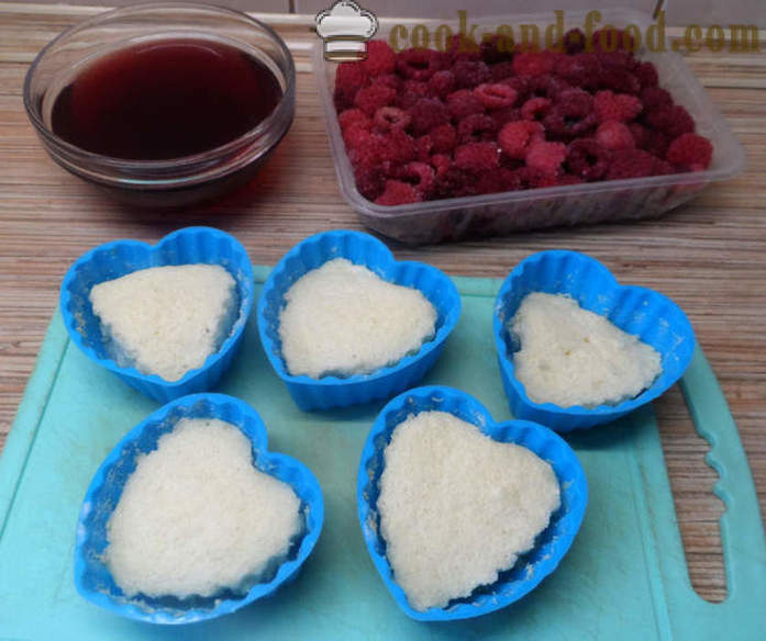 Piškotov v silikonske kalupe z želejem in jagode - kako kuhati piškote v pločevinkah, korak za korakom receptov fotografije