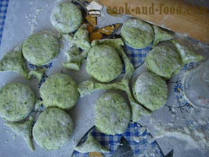 Puhasto cmoki z zamrznjenih jagod - kako kuhati cmoki z jagodami na par, s korak za korakom receptov fotografije