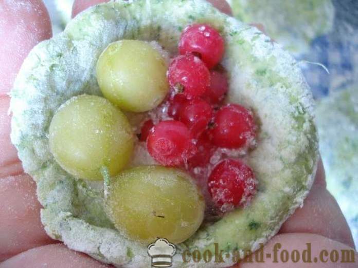 Puhasto cmoki z zamrznjenih jagod - kako kuhati cmoki z jagodami na par, s korak za korakom receptov fotografije