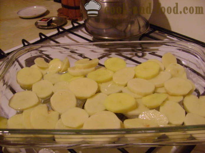 Piščančje perutničke na posteljici iz krompirja v pečici - kako bi krila in krompir v pečici, s korak za korakom receptov fotografije
