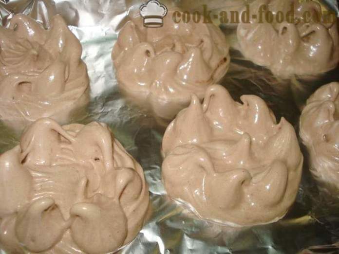 Čokolada meringue z orehi - Kako narediti čokoladno Kolač od bjelanaca doma, korak za korakom receptov fotografije