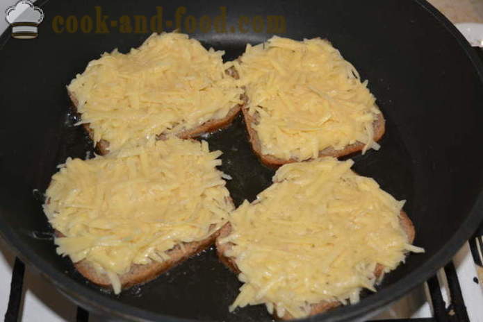 Vroče sendviči z naribanega surovega krompirja - Kako narediti vroče sendviče v ponvi, korak za korakom receptov fotografije