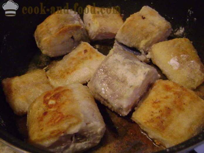 Okusen recept brotoly dušena s čebulo in zelenjavo - kuhanje brotola ribe z majonezo, korak za korakom receptov fotografije