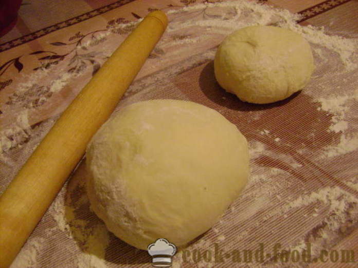 Zunanji kvas torta s češnjami - kako kuhati torto s češnje v pečici, s korak za korakom receptov fotografije