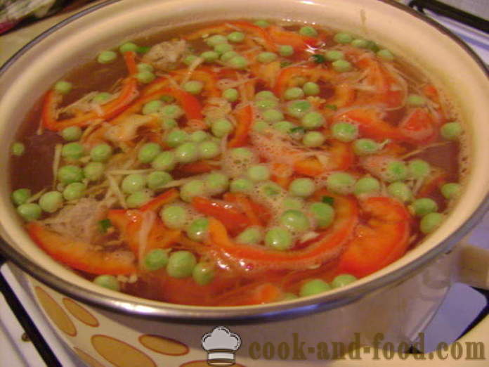 Zelenjavna juha z mesne kroglice in rezanci - kako kuhati juho z mesne kroglice in rezanci, s korak za korakom receptov fotografije