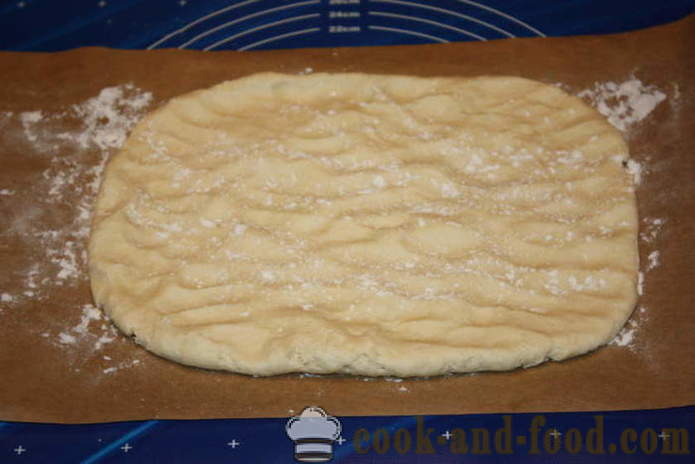 Puff puff pastry v naglici - kako bi vlečeno testo brez kvasa hitro, korak za korakom receptu z Foto: Primož La