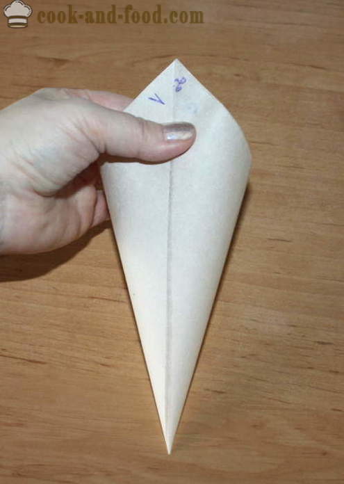 Kako narediti cevnega vrečko doma z lastnimi rokami iz papirja