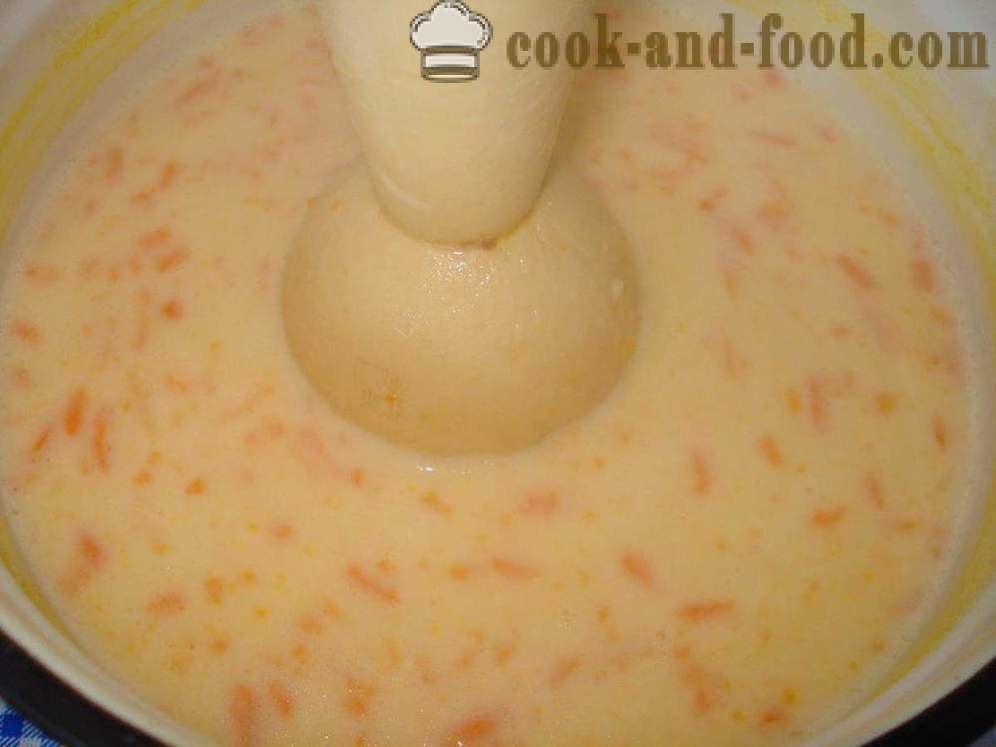 Grahova juha s piščancem in kruhove kocke - kako kuhati grah juha s piščancem in stopljenim sirom, korak za korakom receptov fotografije
