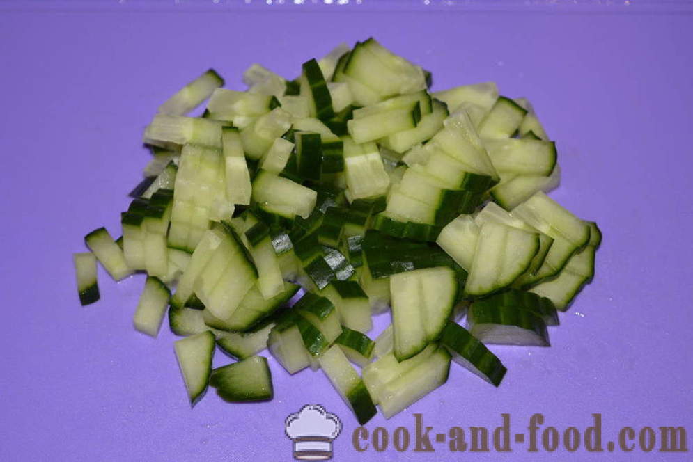 Preprosta solata s vložene gobe - kako pripraviti solato iz vložene gobe, korak za korakom receptov fotografije