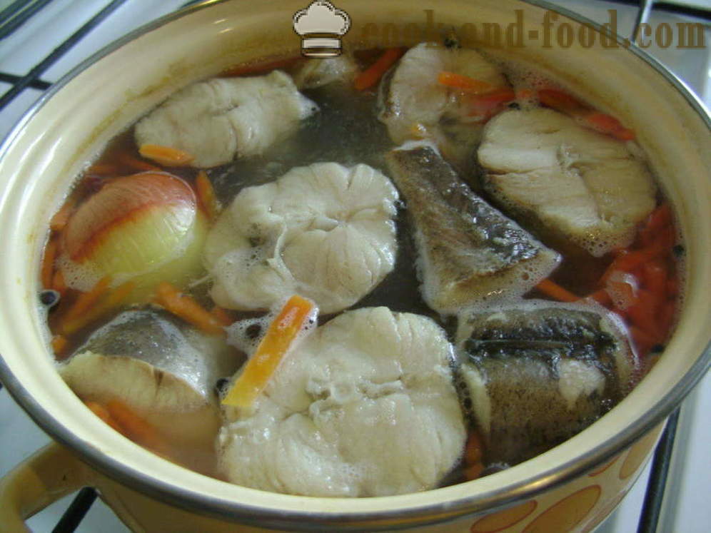 Postnem času ribja juha iz osliča z rižem - kako kuhati ribjo juho z Vraga, korak za korakom receptov fotografije