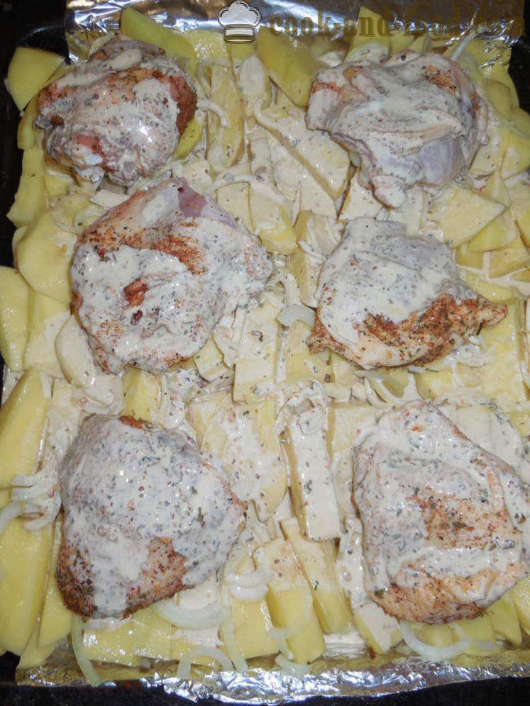Piščančja stegna s krompirjem v pečici - kako kuhati okusno piščanca stegna s krompirjem, korak za korakom receptov fotografije