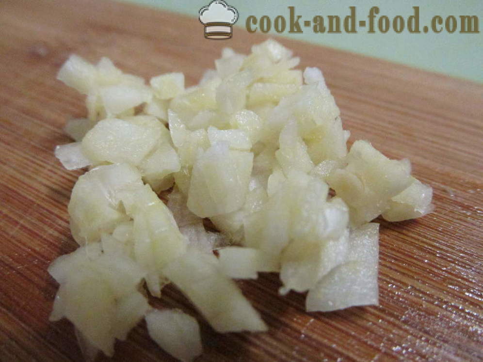 Preprosta in okusna solata s fižolom v pločevinkah - kako pripraviti solato z konzervi fižola in krekerji, korak za korakom receptov fotografije