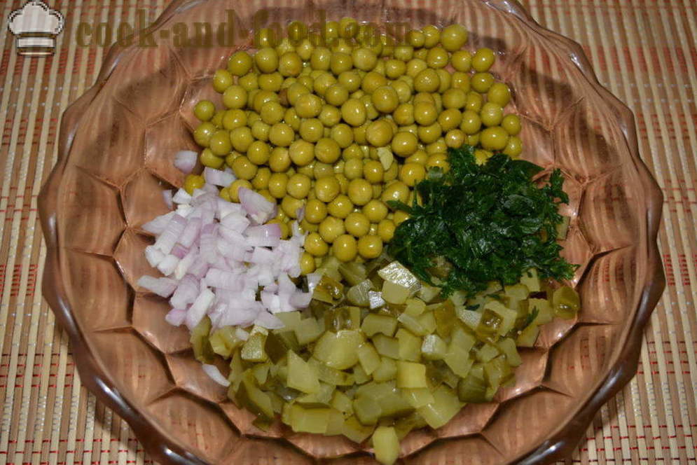 Solata s kumaricami in graha v naglici - kako kuhati okusno solato iz vložene kumare in grah, korak za korakom receptov fotografije